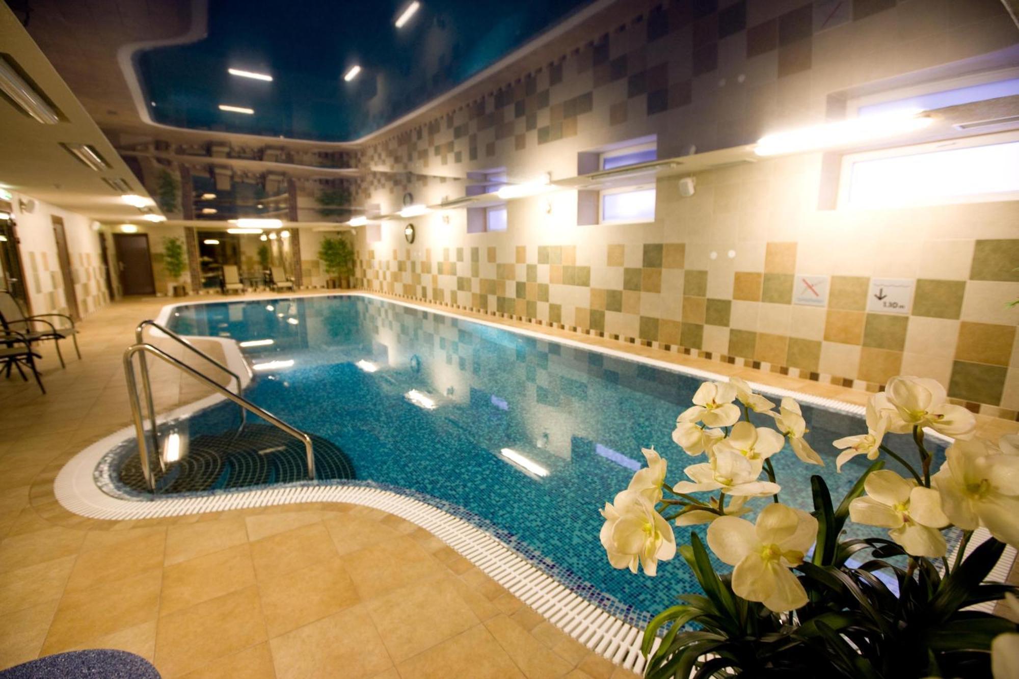 Hotel Rocca Al Mare Talin Instalações foto