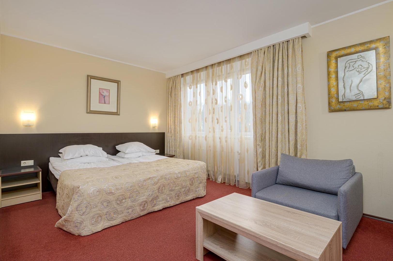 Hotel Rocca Al Mare Talin Exterior foto