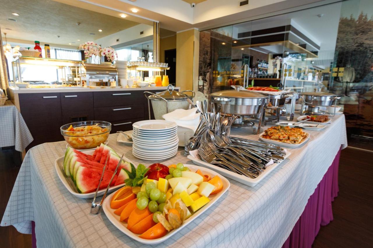 Hotel Rocca Al Mare Talin Exterior foto